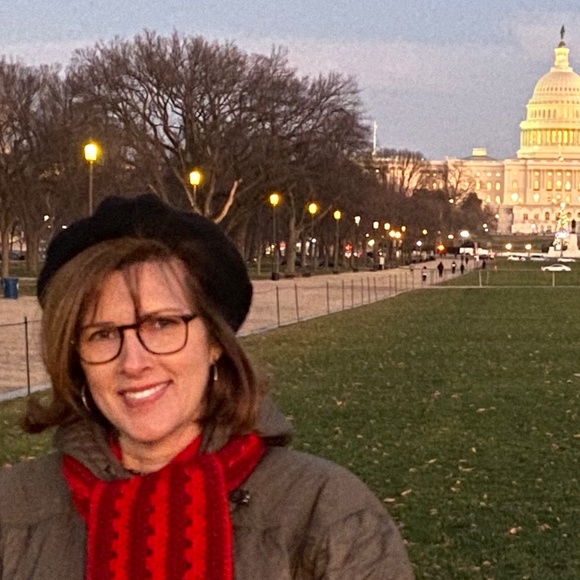 Meet your Posher, Andrea - Picture 2 of 4